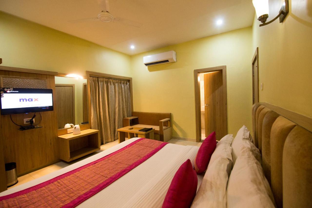 The River Front Resort Sitapur Muafi Екстериор снимка